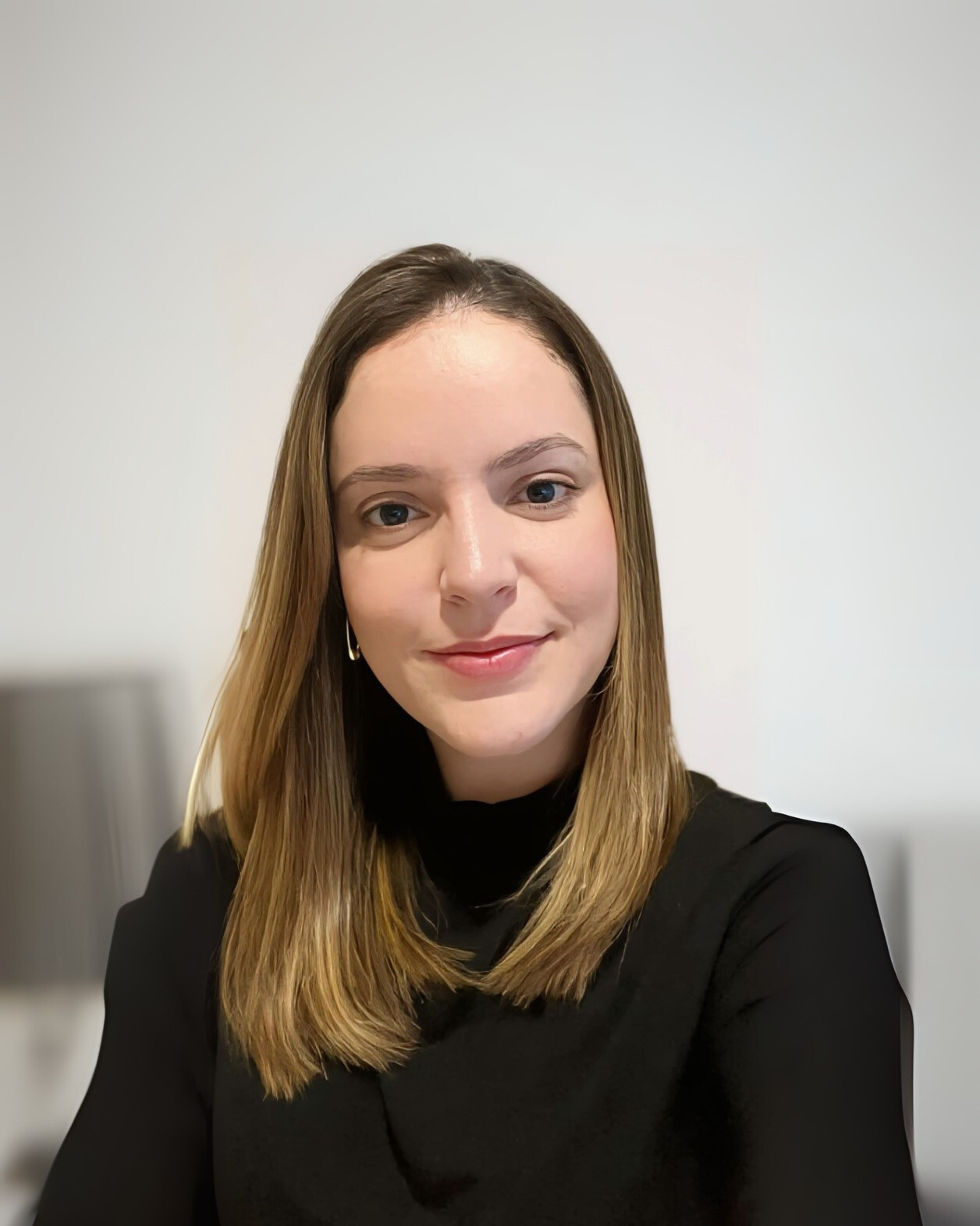 Foto da Professora Thaís Pellaquim